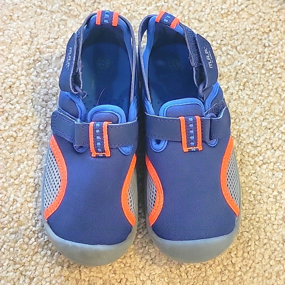 Kids water shoes